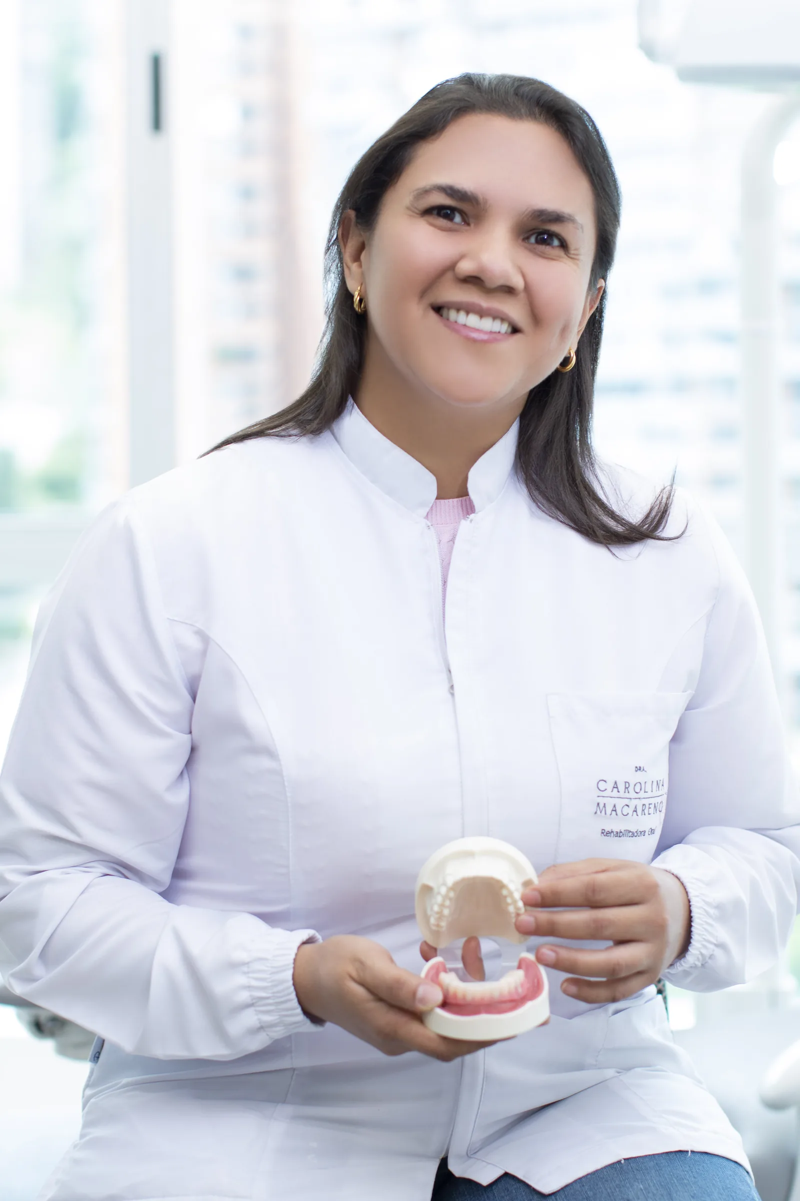 Diseño de sonrisa digital - Dra. Carolina Macareno Medellín